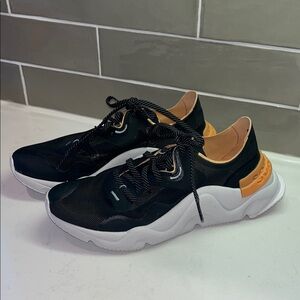 Sorel Kinetic RNEGD Float Sneaker, Black/OrangeWomen’s Size 8.5 - Like New!